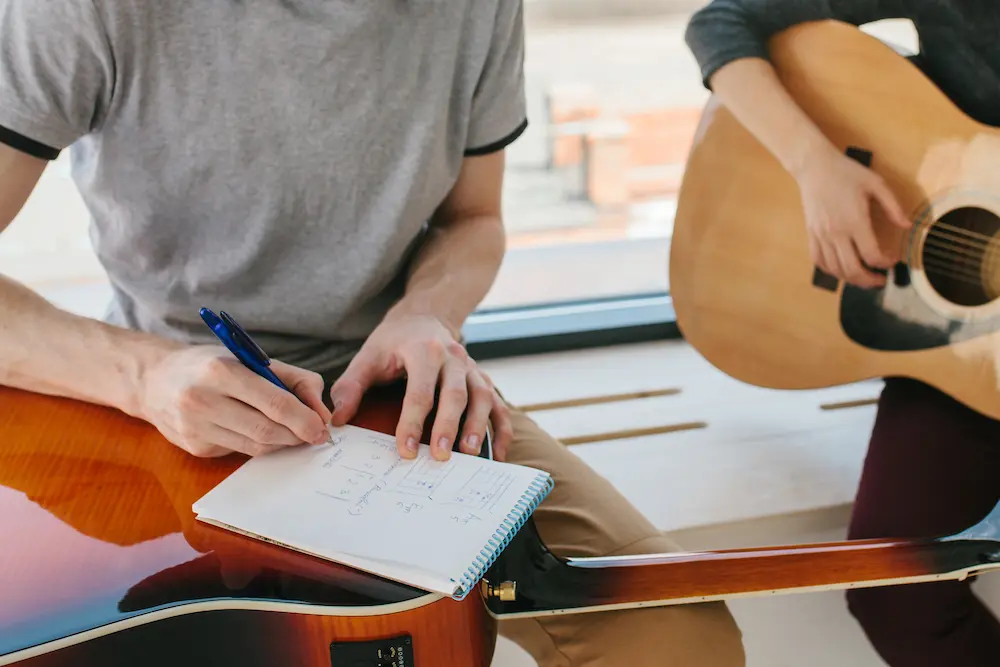 Corsi di canto, fingerstyle e song writing a Mestre
